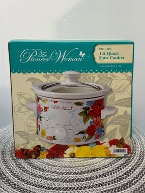Pioneer Woman Slow Cooker Crockpot 1.5 Qt Sweet Rose NWT